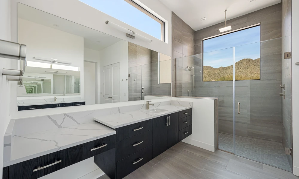 Image of a master bathroom designed and installed by Tucson Cabinets & Stoneworks
